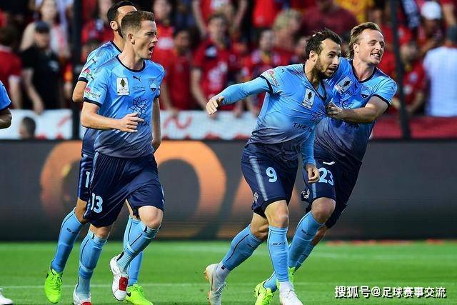 湖北女足小将凯旋归来，荣耀加冕全国冠军